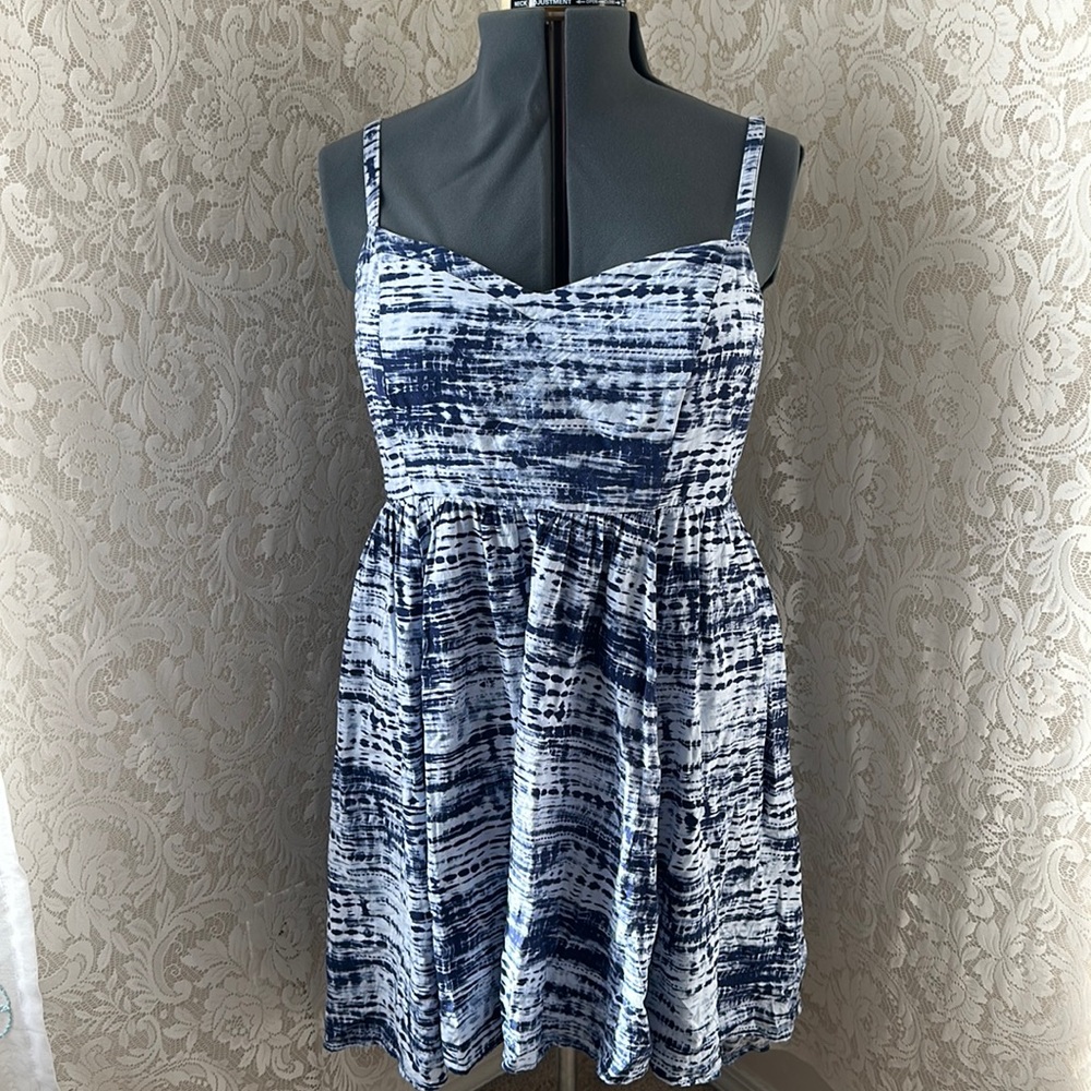 ❌SOLD❌Torrid Multicolor Blue Dress with pockets! - Picture 2 of 8